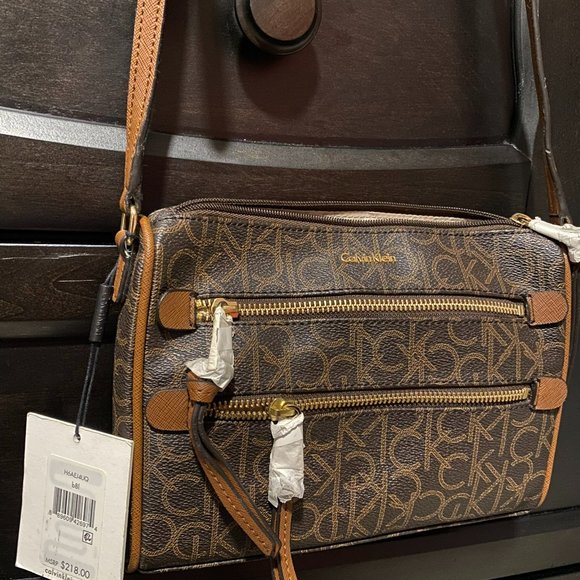 Calvin Klein leather crossbody - Picture 2 of 4